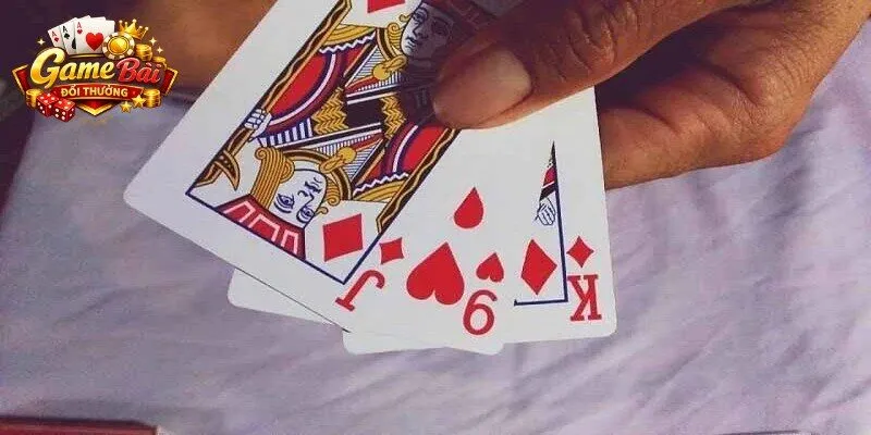 Người cùng chơi có hành vi đáng ngờ là dấu hiệu bất thường