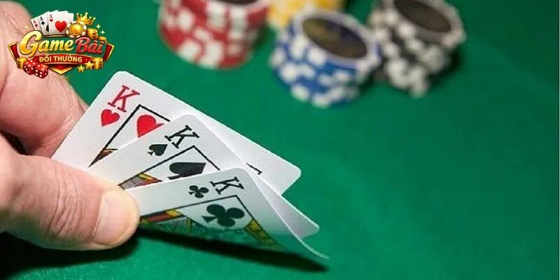 Cách cô bài Liêng sắp xếp trước khi chia trong sòng bạc truyền thống